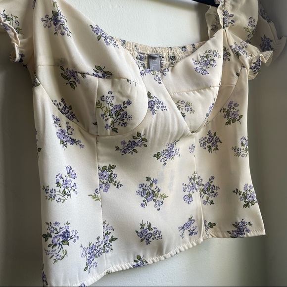Floral Cream Blouse with Purple Accents - Picture 3 of 4